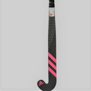 It is a low bow, 90% carbon stick featuring a 3D head shape and carbon plate stiffening technology to generate unrivaled power